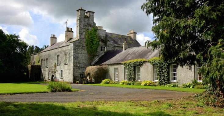 Irish Country Castle - Dog Friendly Cottages - large holiday homes - Oliver's Travels