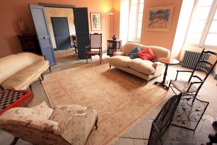 Chateau Le Quille - Sleeps 20