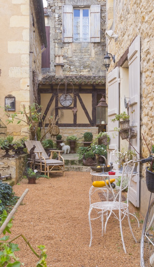 Village South of France - Courtyard 