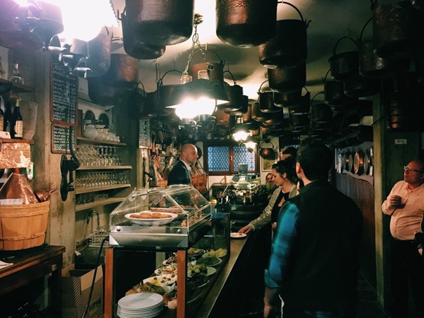 Cantina do Mori - food to try in Venice